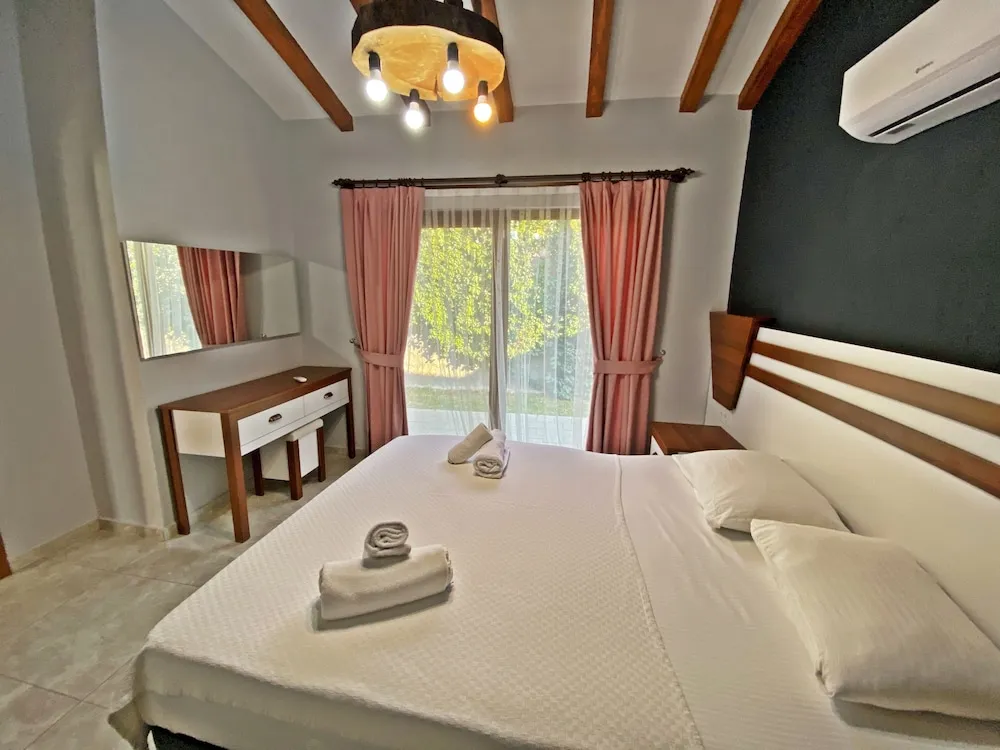 Basic Villa, Sıcak Su Küveti, Havuz Manzaralı