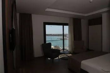 City Point Beach & Spa Hotel