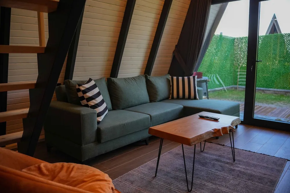 Deluxe Bungalov, 1 Çift Kişilik Yatak, Havuz Kullanımı, Göl Manzaralı