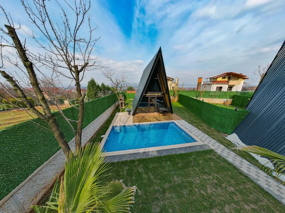 Deluxe Bungalov, 1 Çift Kişilik Yatak, Havuz Kullanımı, Göl Manzaralı