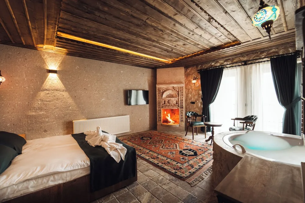 Luxury Süit, Avlu Manzaralı