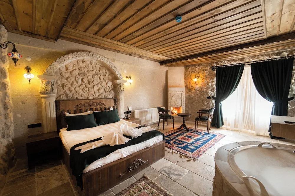 Luxury Süit, Avlu Manzaralı