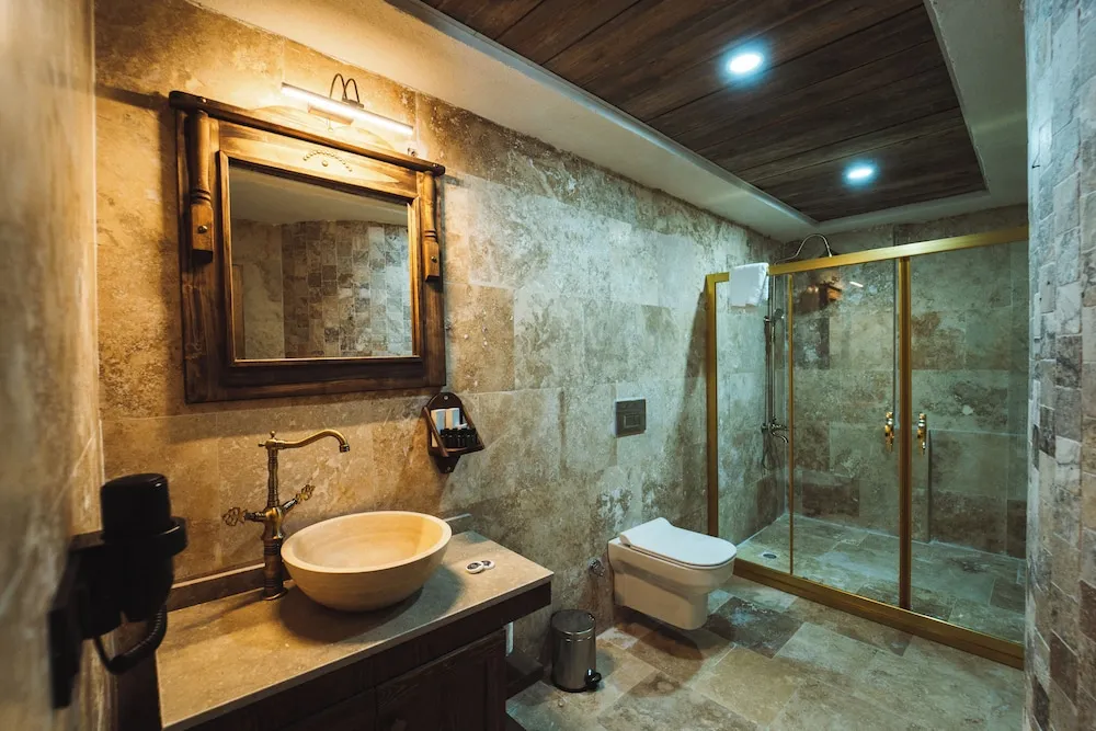 Luxury Süit, Avlu Manzaralı