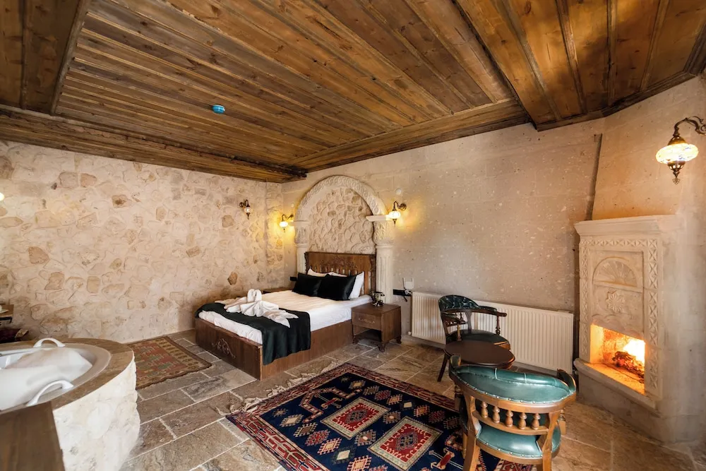 Luxury Süit, Avlu Manzaralı