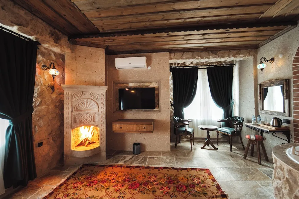 Luxury Süit, Avlu Manzaralı