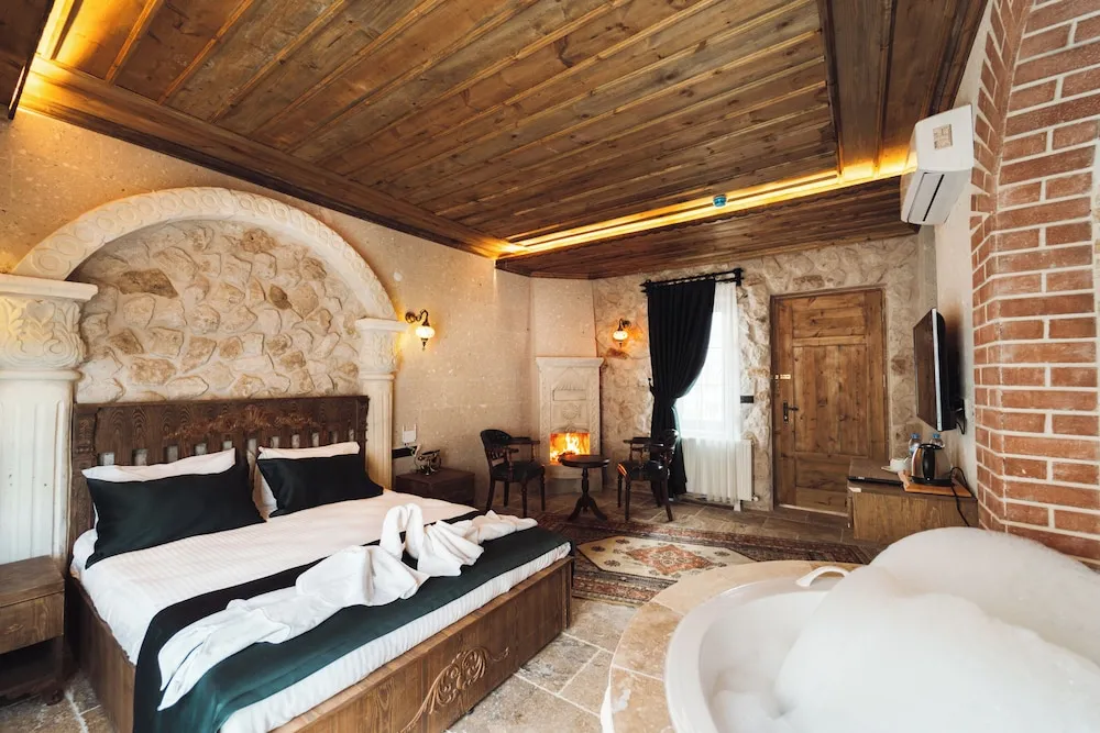 Luxury Süit, Avlu Manzaralı