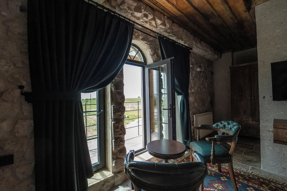 Luxury Süit, Avlu Manzaralı