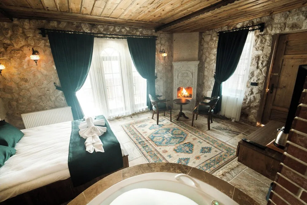 Luxury Süit, Avlu Manzaralı