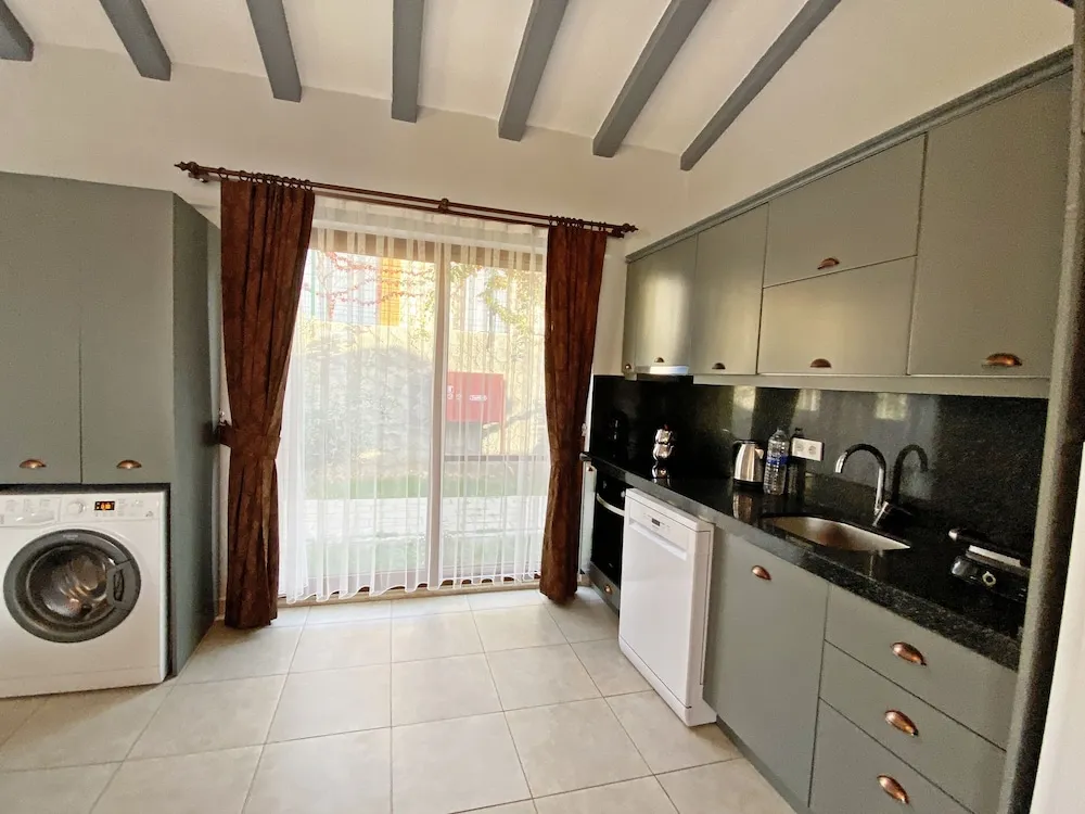 Basic Villa, Sıcak Su Küveti, Havuz Manzaralı