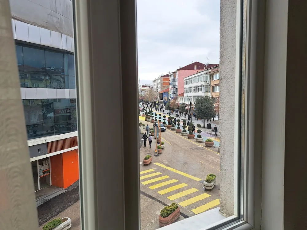 Üç Kişilik Oda