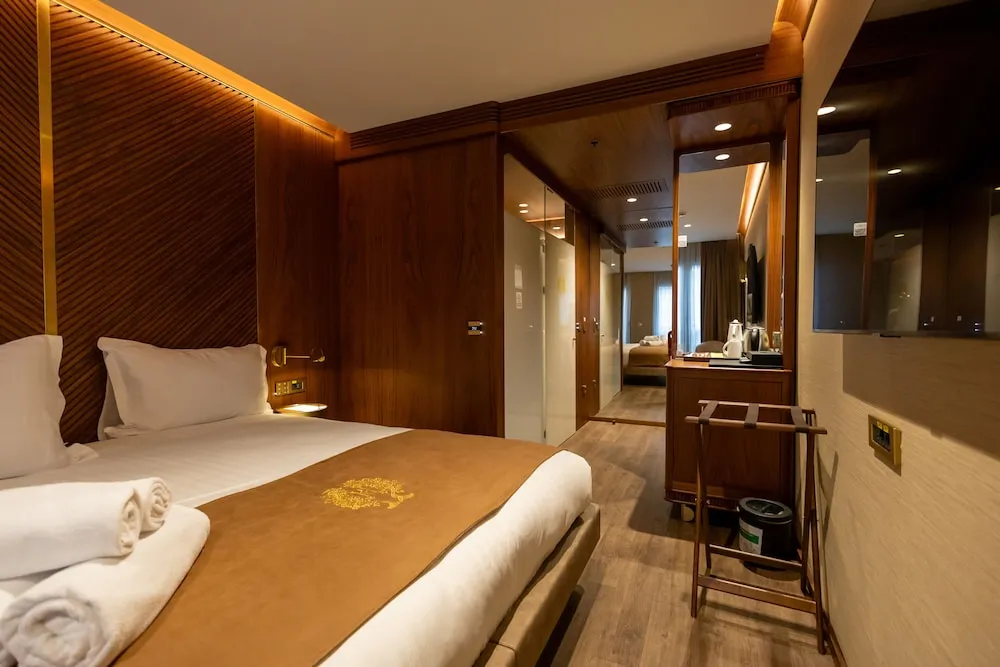 Deluxe Üç Kişilik Oda