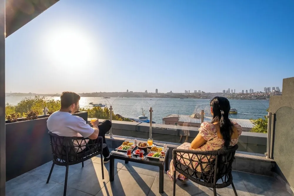 Panoramic Penthouse with Sea View