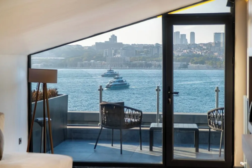 Panoramic Penthouse with Sea View