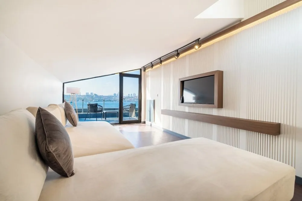 Panoramic Penthouse with Sea View