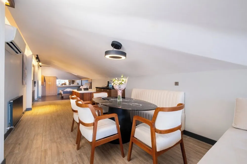 Panoramic Penthouse with Sea View