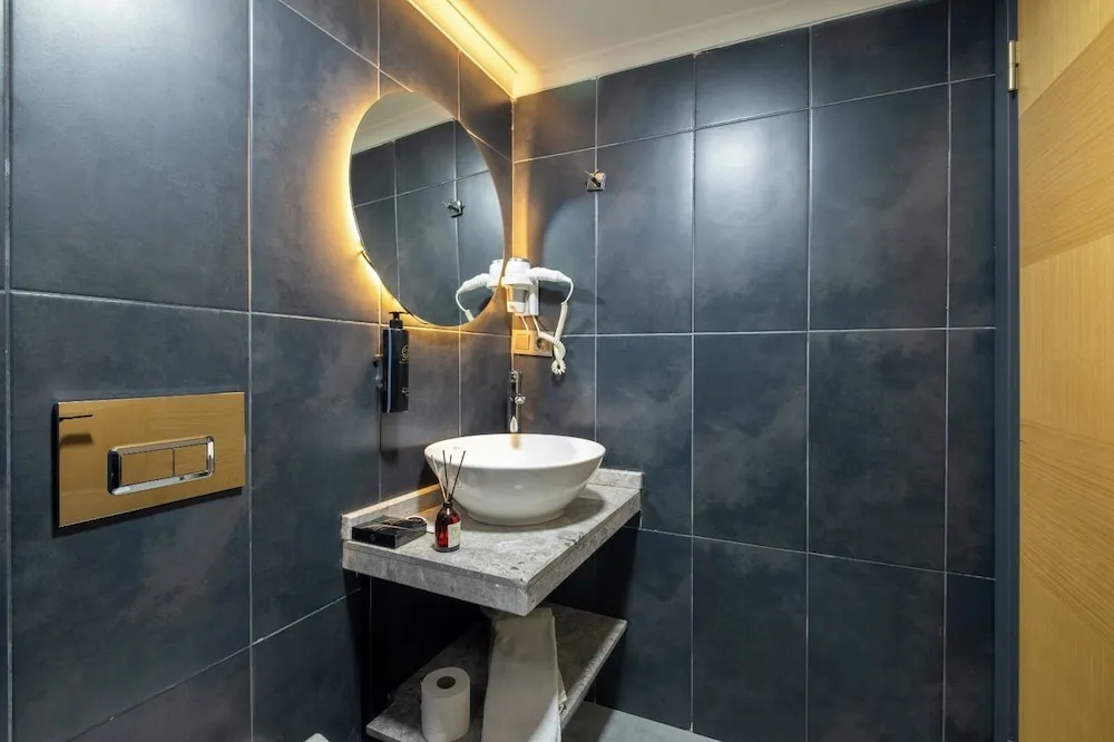 Standard Tek Büyük Yataklı Oda