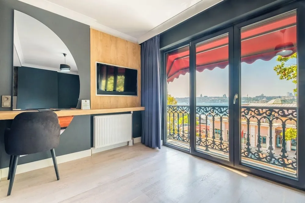 Double Room with Full Bosphorus View