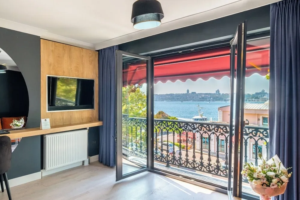 Double Room with Full Bosphorus View