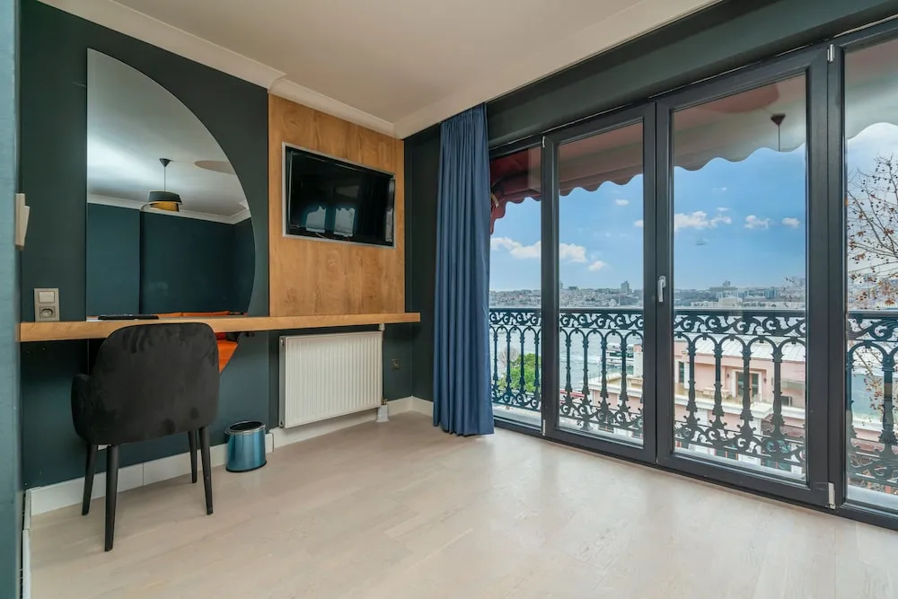 Double Room with Full Bosphorus View
