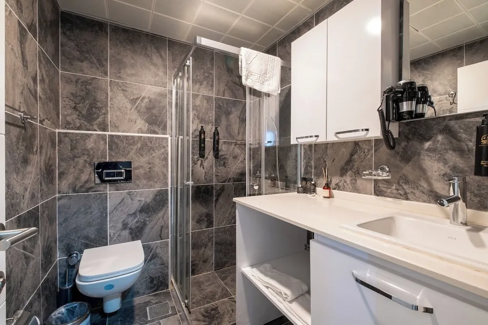 Double Room with Partial Bosphorus View