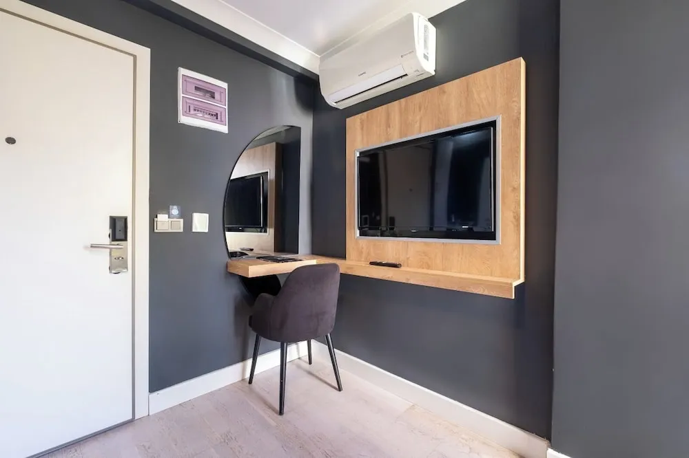 Double Room with Partial Bosphorus View