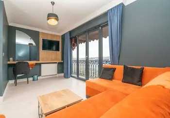 216 Bosphorus Suite