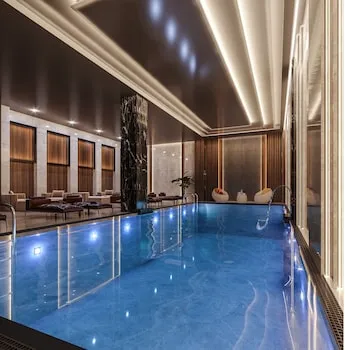 Serenity Queen Hotel