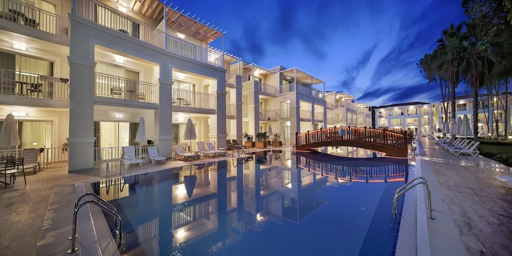 Jasmine Lake House Pool