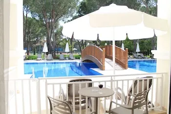 Bellis Deluxe Hotel