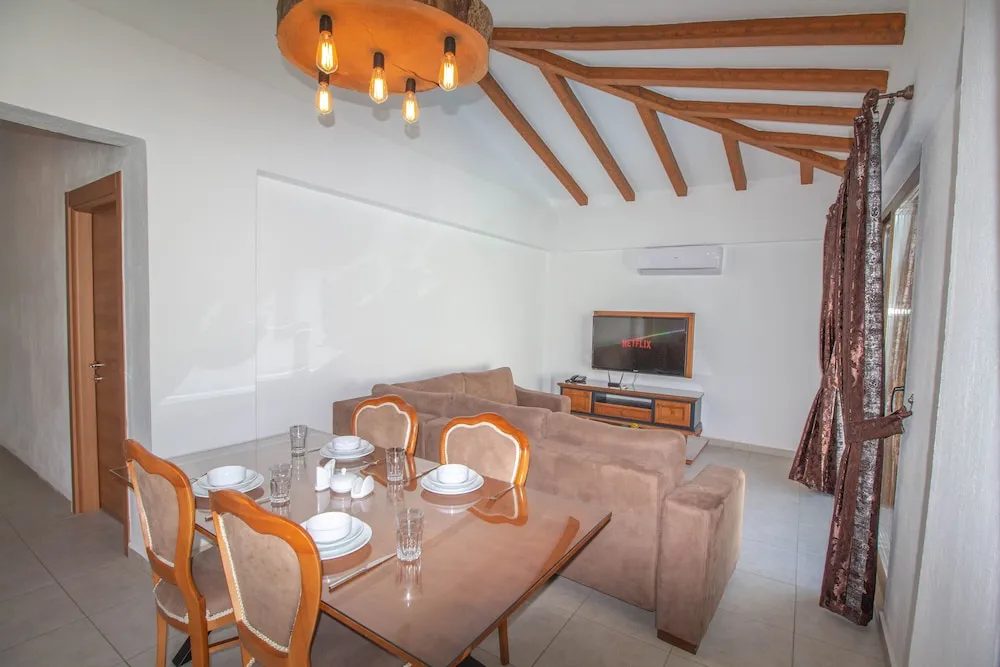 Basic Villa, Sıcak Su Küveti, Havuz Manzaralı