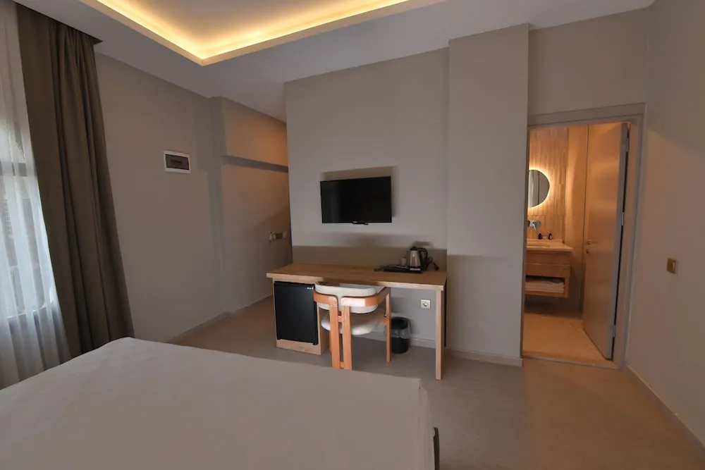 Standard Tek Büyük Yataklı Oda, Bahçe Manzaralı