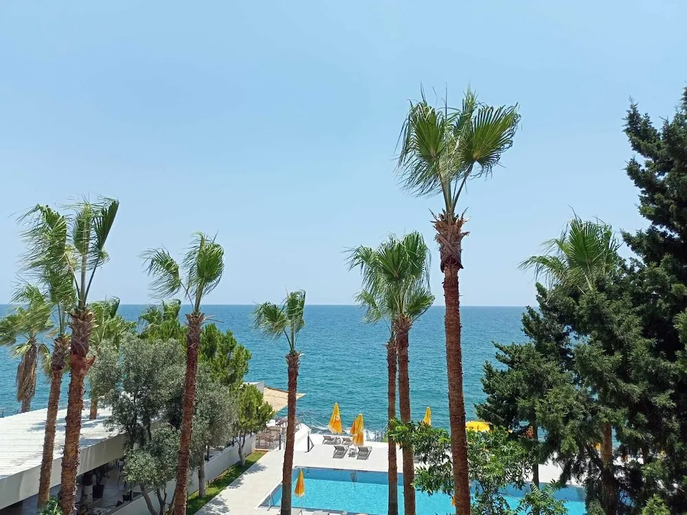Deluxe Tek Büyük Yataklı Oda, Balkon, Deniz Manzaralı
