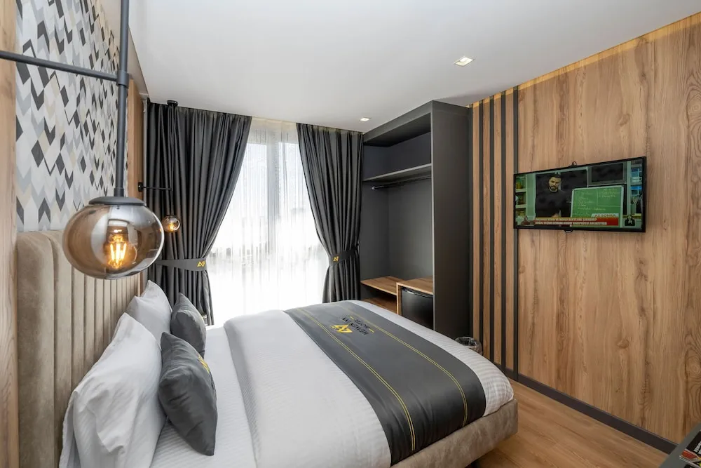 Deluxe Tek Büyük Yataklı Oda