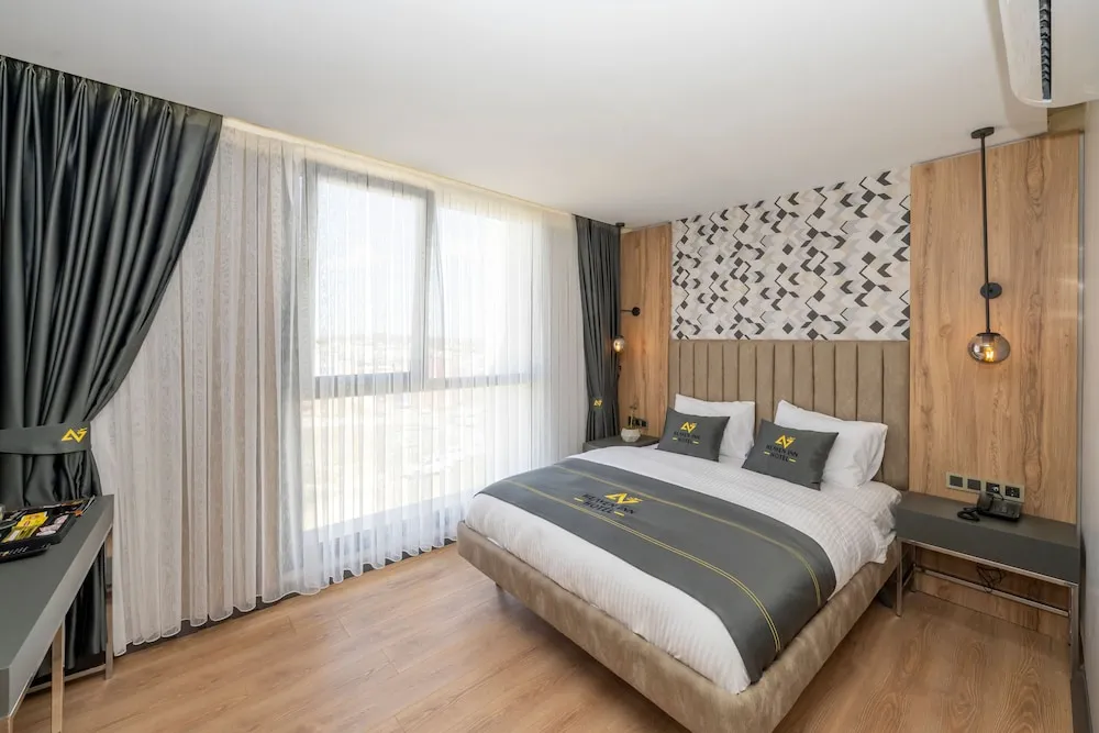 Deluxe Tek Büyük Yataklı Oda