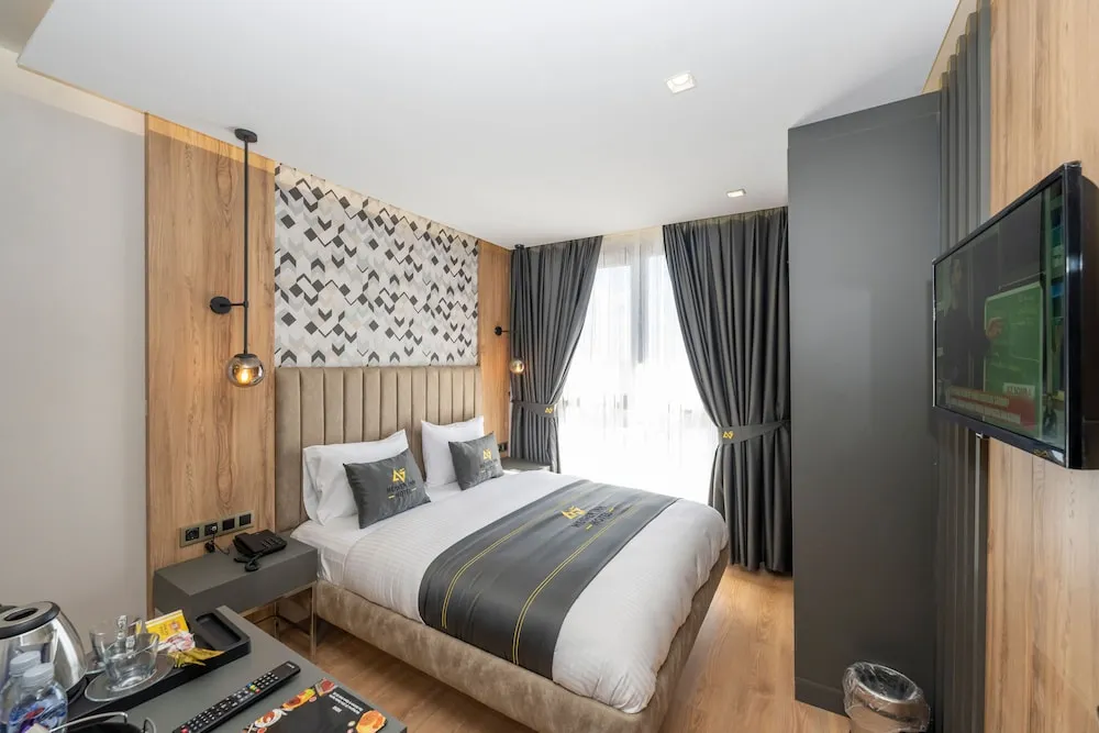Deluxe Tek Büyük Yataklı Oda