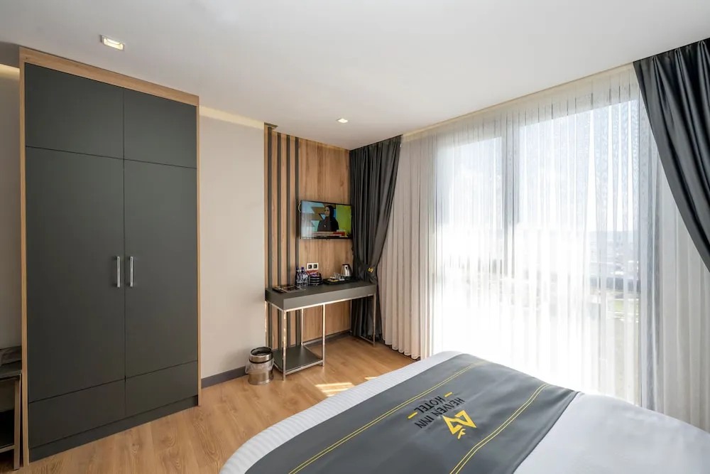 Deluxe Tek Büyük Yataklı Oda