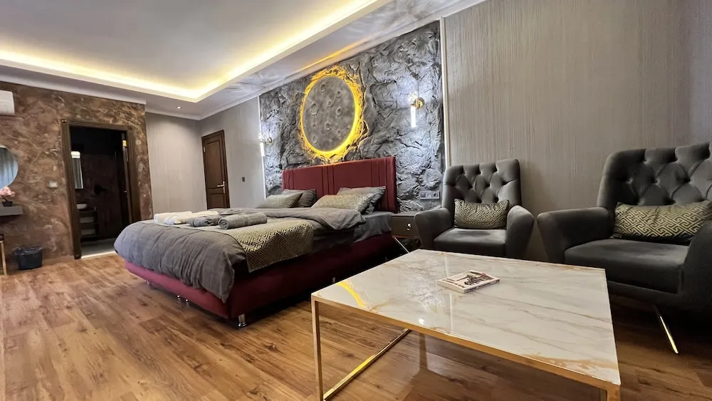Luxury Oda, 1 Büyük (Queen) Boy Yatak, Sigara İçilmez, Bahçe Manzaralı