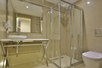 Aurasia Deluxe Hotel