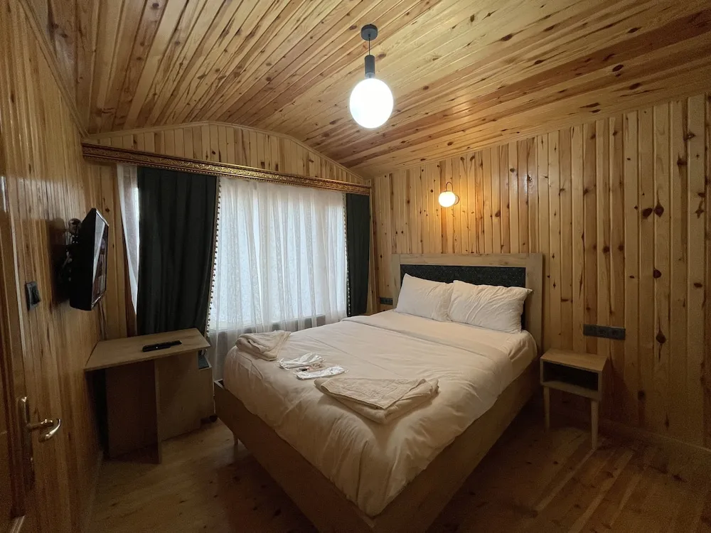 Design Oda, 1 Büyük (Queen) Boy Yatak, Sigara İçilmez