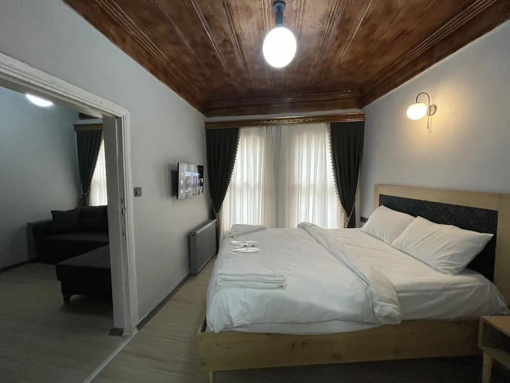 Comfort Oda, 1 Büyük (Queen) Boy Yatak, Sigara İçilmez