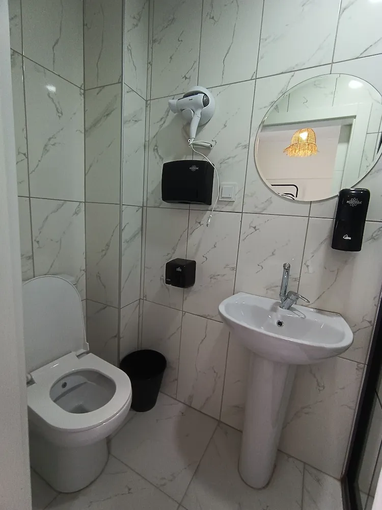 Basic Tek Büyük Yataklı Oda