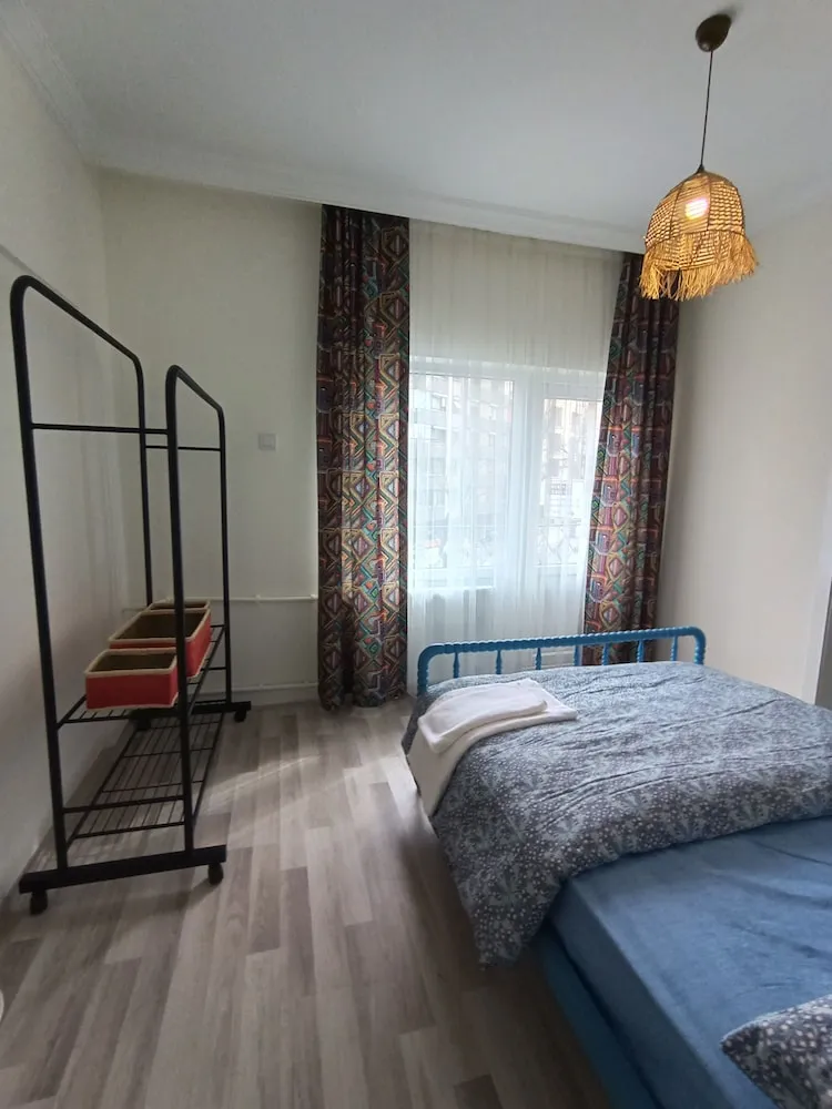 Basic Tek Büyük Yataklı Oda