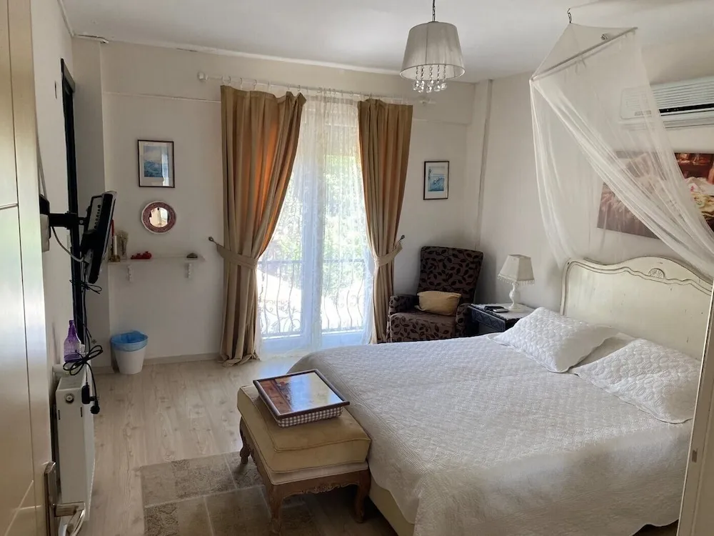 Romantic Tek Büyük Yataklı Oda