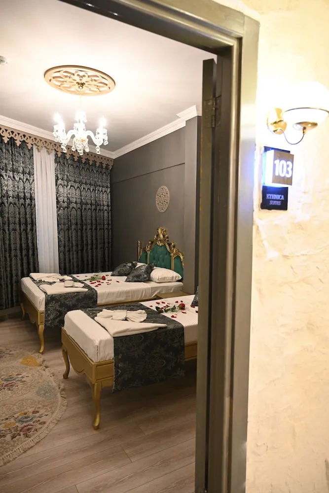 Luxury Üç Kişilik Oda