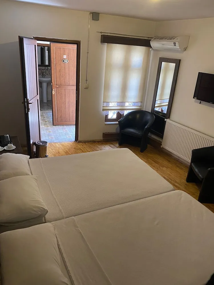 Standard Tek Büyük veya İki Ayrı Yataklı Oda