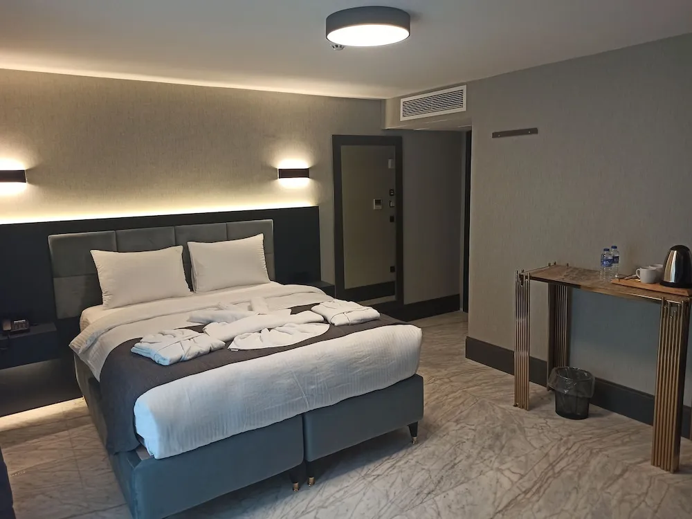 Deluxe Tek Büyük Yataklı Oda
