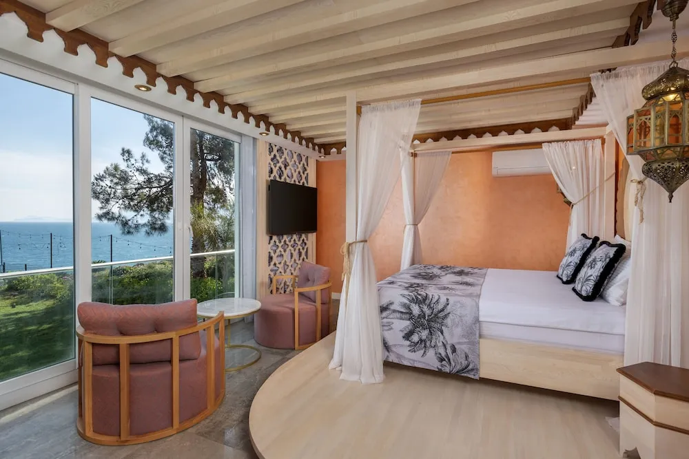 Marakech Room (Jacuzzi and Sauna)