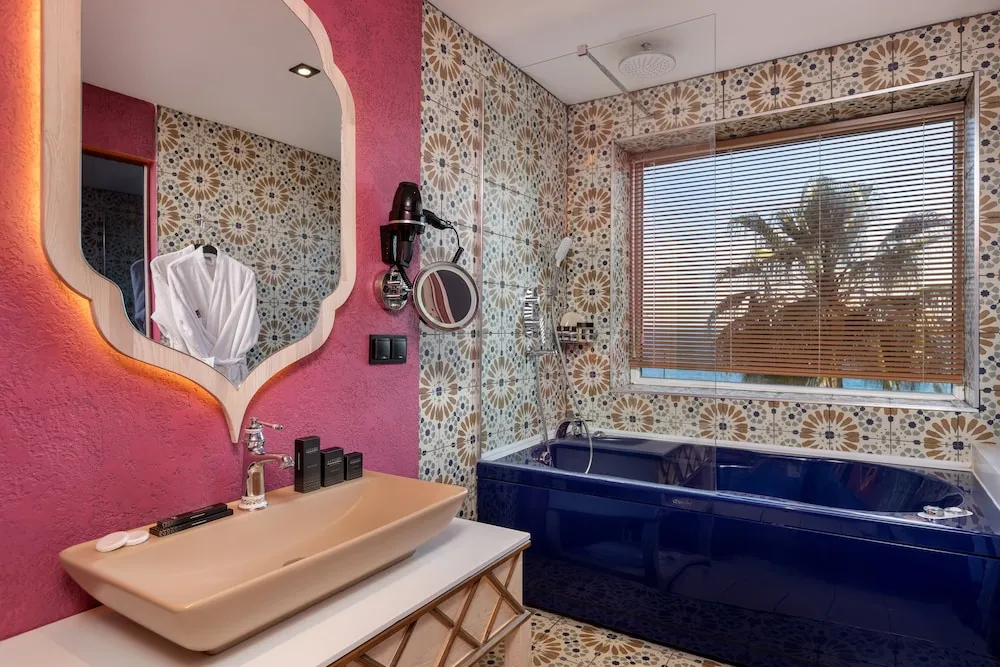 Marakech Room (Jacuzzi and Sauna)