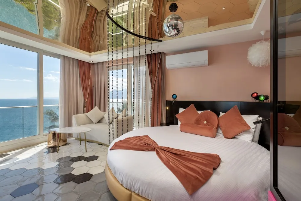 Fantastic Room (Jacuzzi and Sauna)