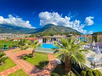 Fethiye Nokta Nif Suit Apart
